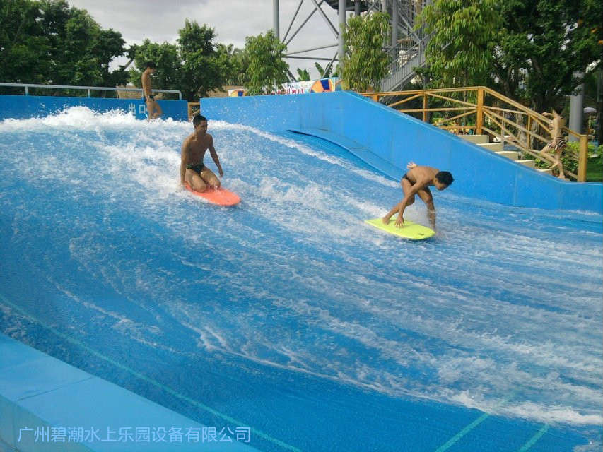 水上樂園設(shè)備